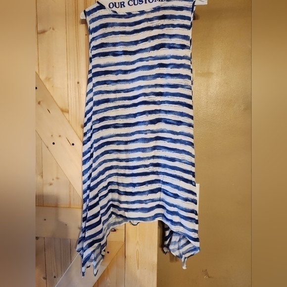 Monroe and main sleeveless tunic - Picture 5 of 8